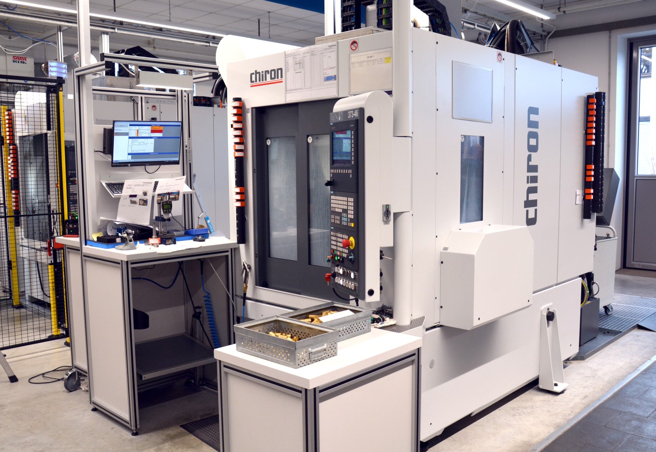  With the two FZ 12 S five axis machines, Rosenberger Hochfrequenztechnik has entered a »new universe« in terms of precision, productivity and flexibility in automated five axis machining.   Photo: Carl Hanser Verlag GmbH & Co. KG 