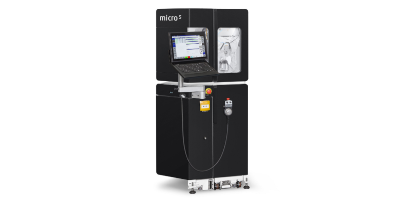 Micro5 für die 5-Achs-Komplettbearbeitung kleiner Werkstücke »Plug and Play«. Mit hoher Präzision, Dynamik und Oberflächengüte auf sehr kompaktem Footprint. 