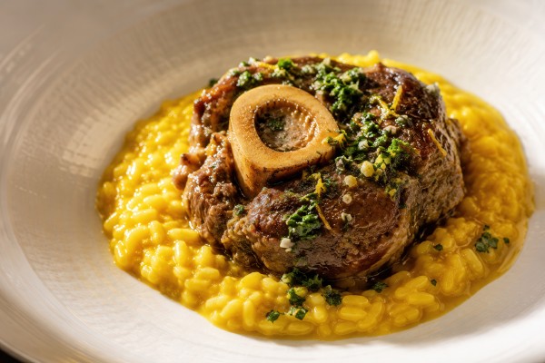  Risotto alla Milanese: Saffron gives this traditional risotto its characteristic golden-yellow colour. Along with ossobuco, it is one of the best-known specialities of Lombard cuisine. 