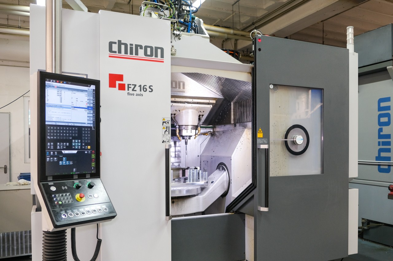  The concept of the FZ 16 S five axis meets the requirements of AMAG; the new machining center won the company over, particularly due to its precision and highly dynamic and static rigidity.  