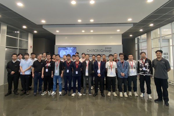  As a training centre for the Chinese market, the Academy provides training in operation, servicing, programming and digital systems – with a practical, application-oriented approach delivered by experienced trainers. Participants receive a certificate as proof of their qualification. 