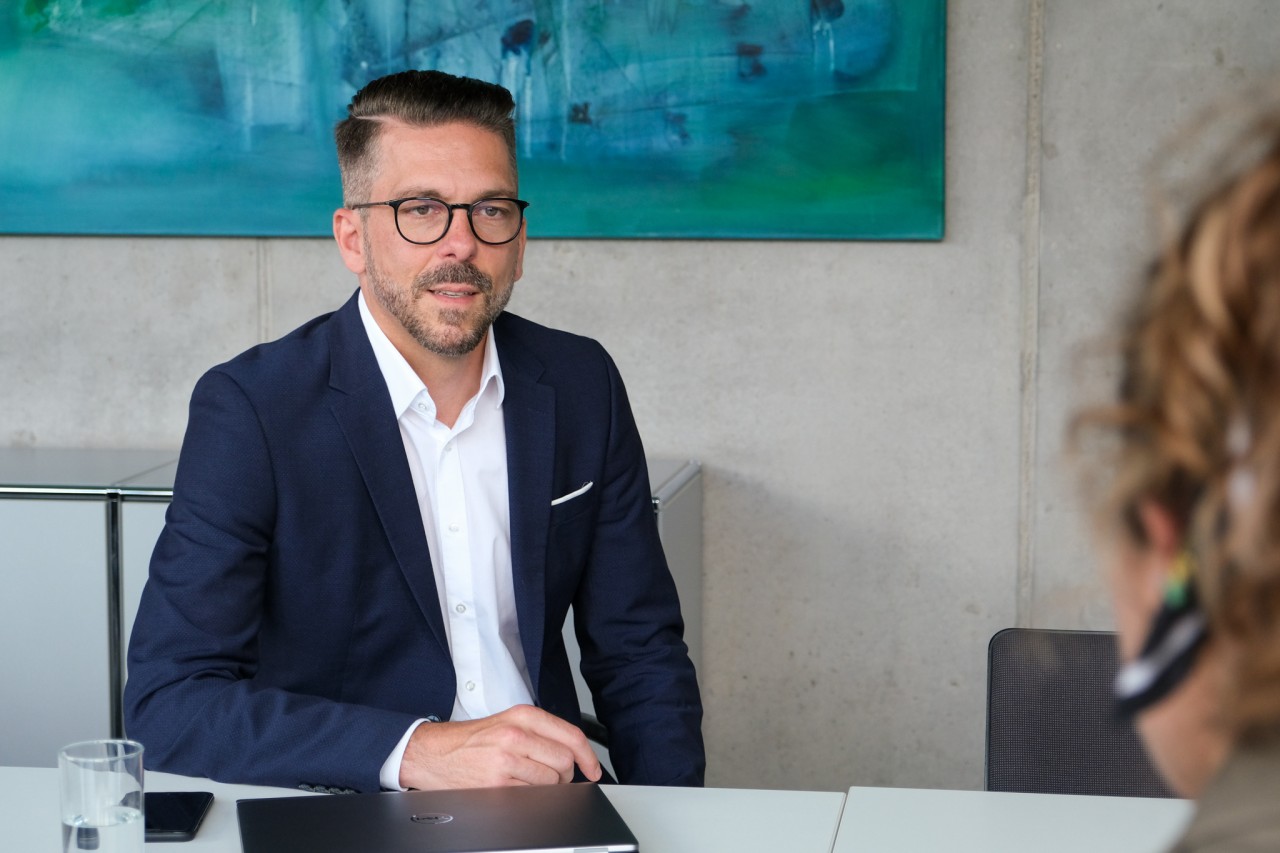  Frank Geiselhart, Senior Vice President Global Service  