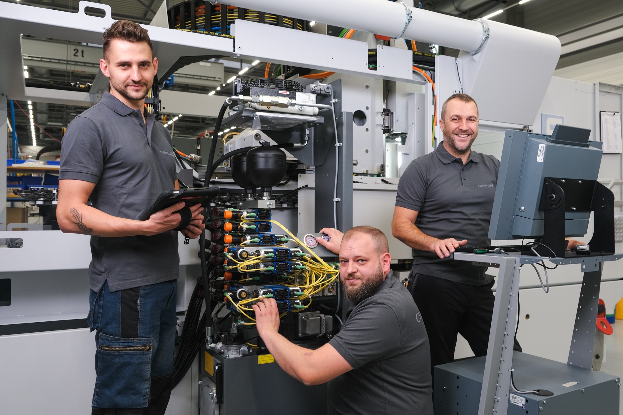 Ganz gleich, wo Bearbeitungszentren der CHIRON Group gebaut werden: Die Montage findet – wie hier in Polen – unter besten Bedingungen durch qualifizierte Fachkräfte statt.