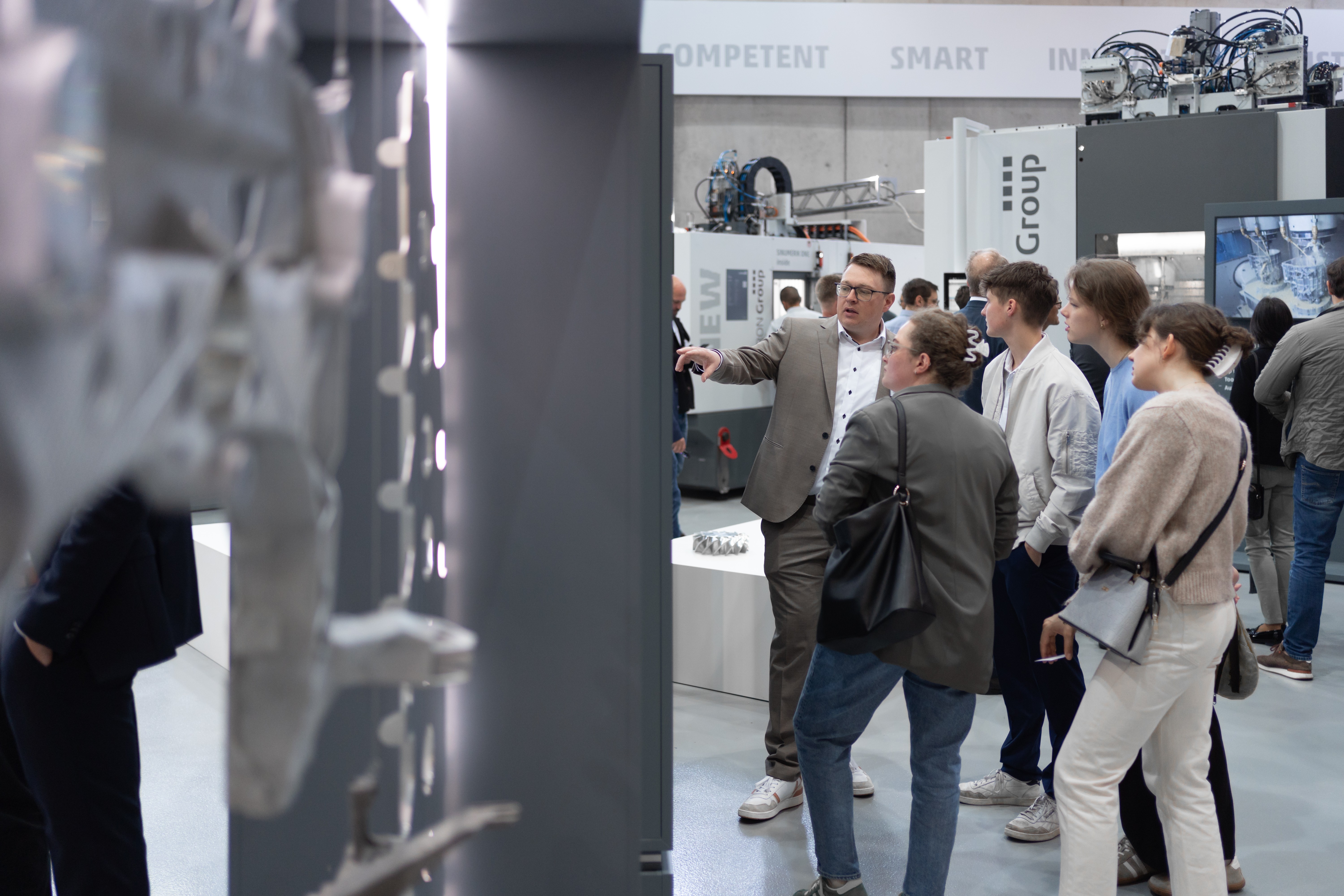 Engage directly in conversation, provide targeted information: The OPEN HOUSE of the CHIRON Group is a successful model and provides valuable impulses for future-proof manufacturing processes.