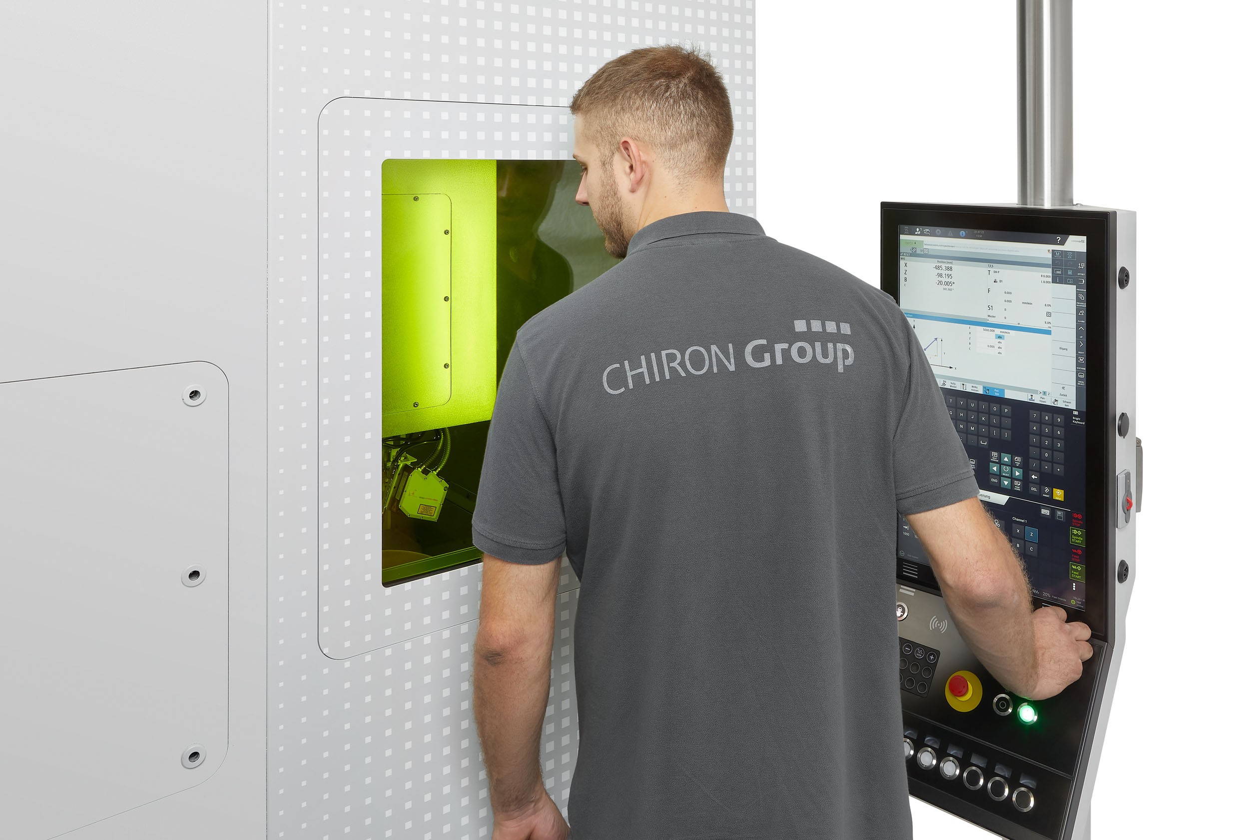 Intuitive operation via TouchLine and the laser protection screen provides an unobstructed view of the process.