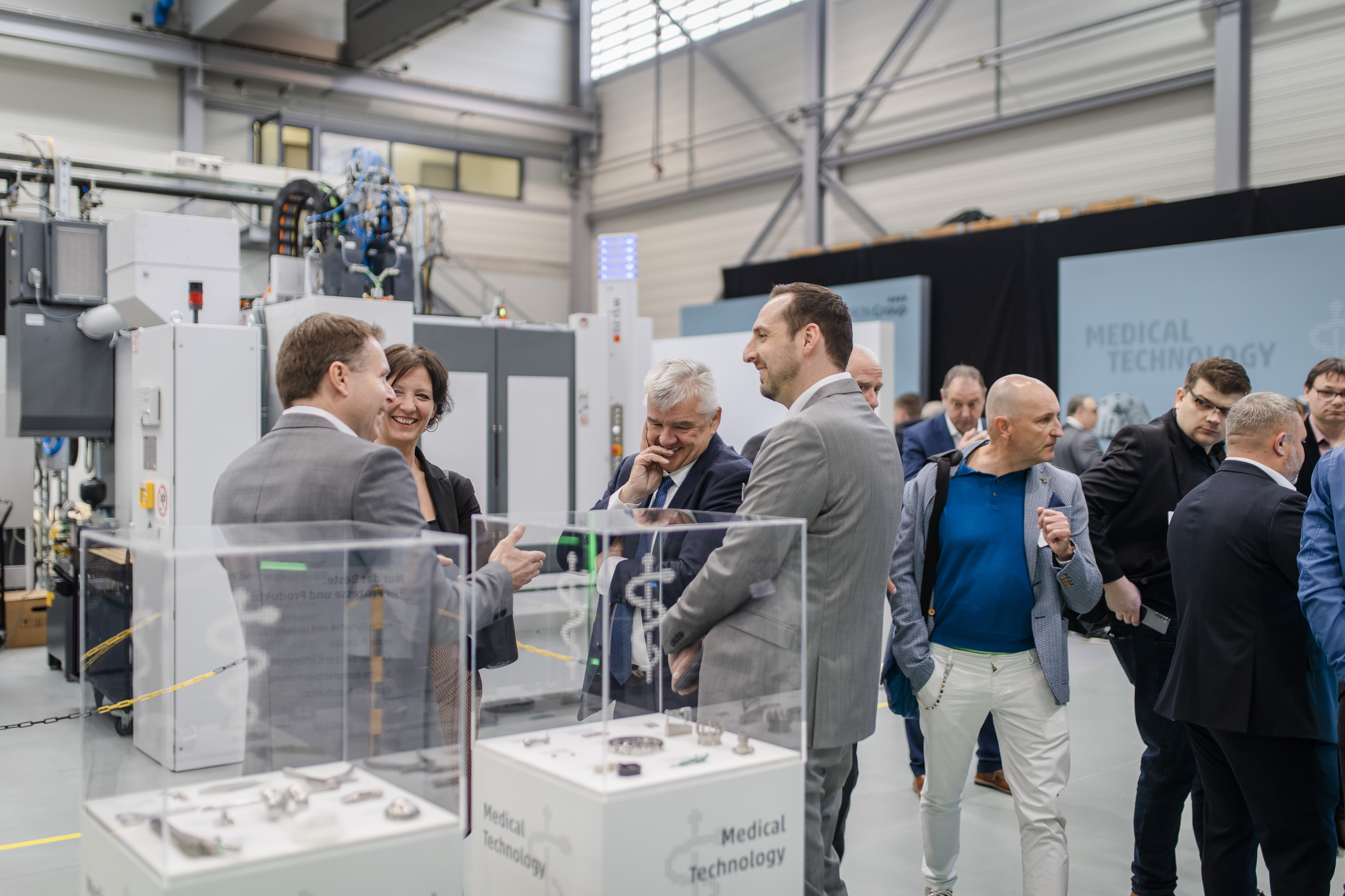 A lot to see and to experience: on three days, more than 1,300 visitors had the opportunity to inform themselves about future-oriented manufacturing processes and to exchange ideas with the experts of the CHIRON Group.