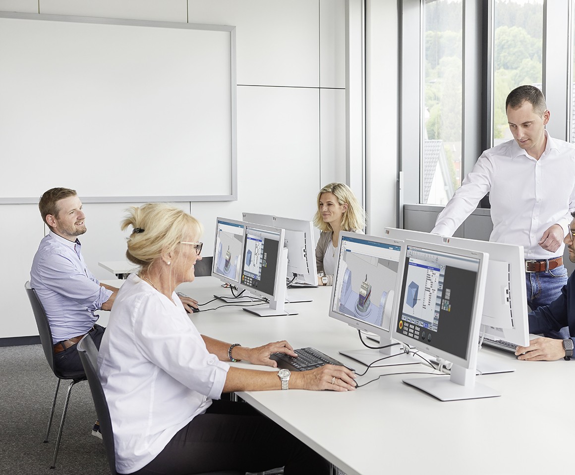 career–training-and-development–professional-growth-language-courses–global-experience