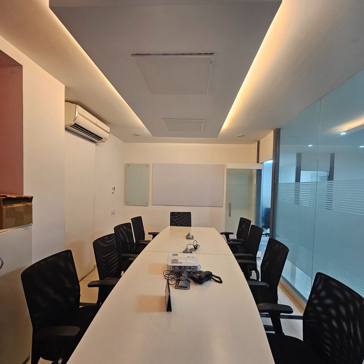chiron-group-bangalore-india-office-meeting-room