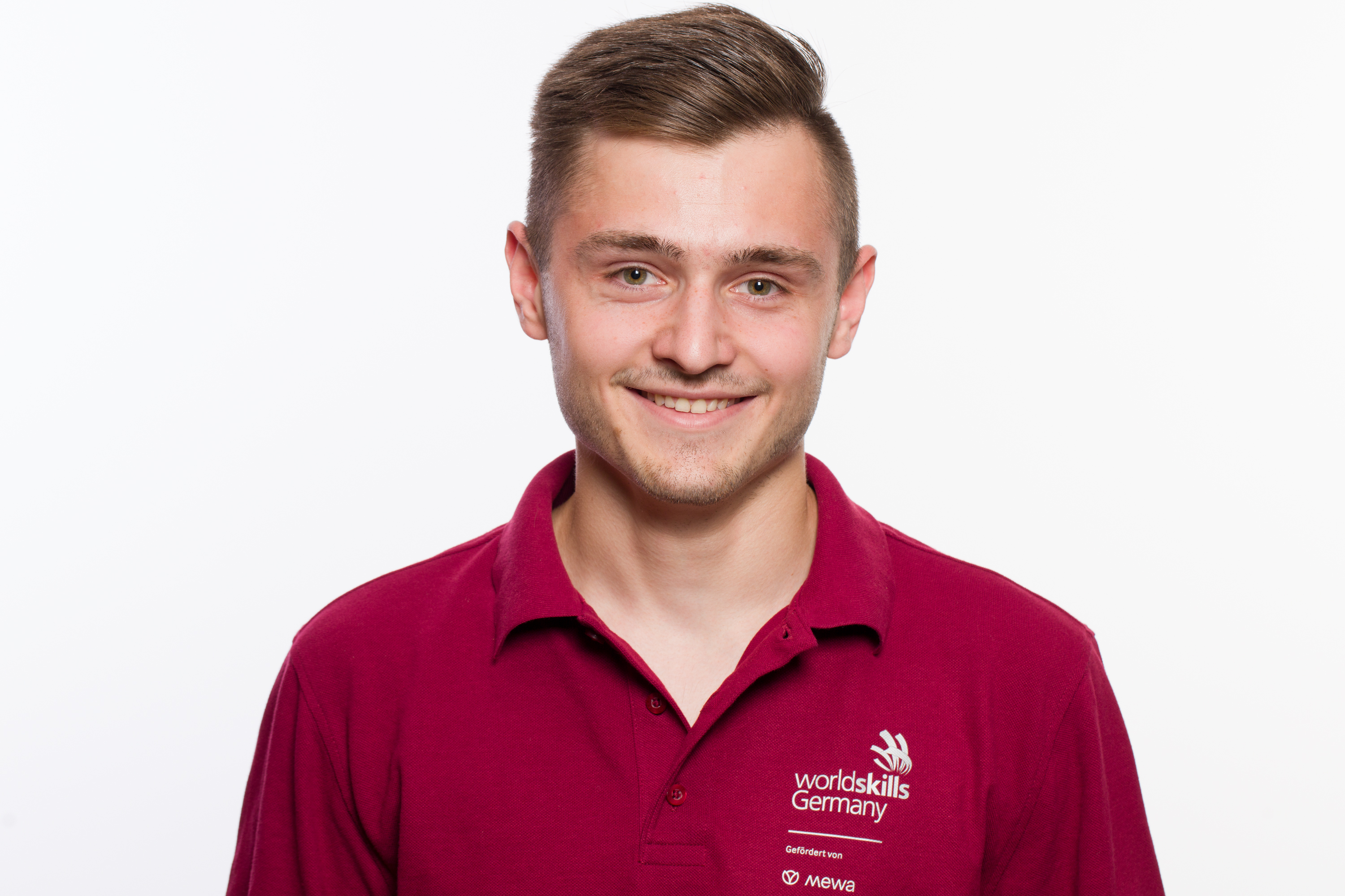 Nico Bosch, amtierender deutscher Meister im CNC-Fräsen, ist startklar für die Weltmeisterschaft der Berufe in Shanghai 2026. Foto: WorldSkills Germany / Frank Erpinar